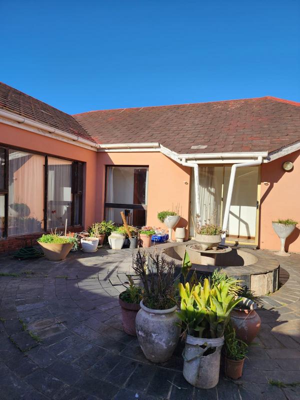 3 Bedroom Property for Sale in Kabega Park Eastern Cape